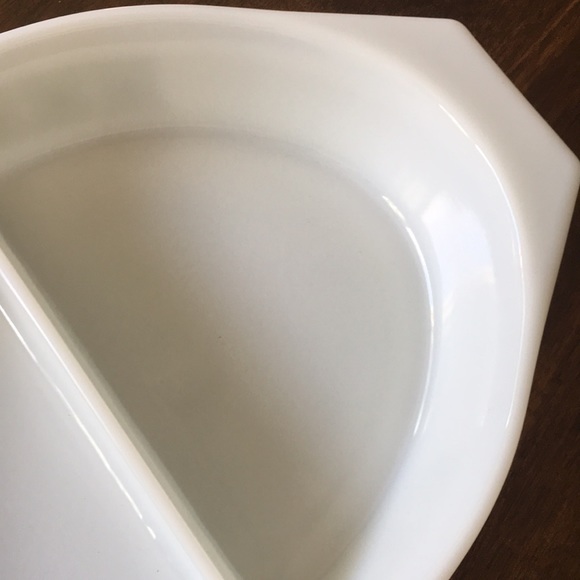 Vintage Pyrex 1.5 Qt. Divided Dish - Picture 6 of 16